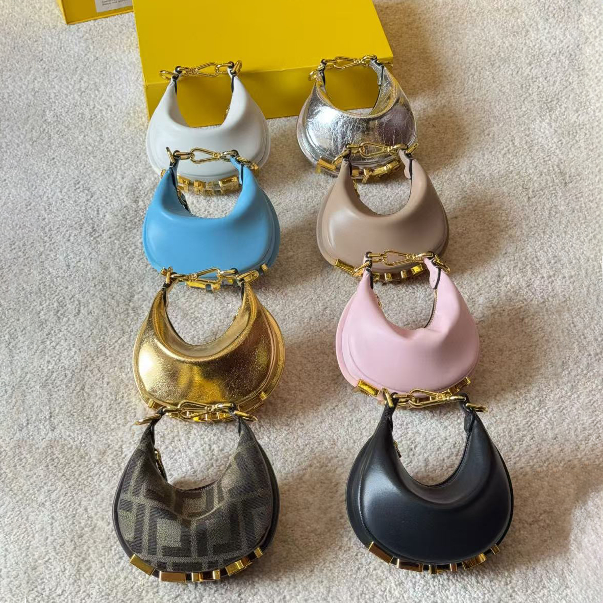 designer bag charm coin purse wallet mini crossbody bag designer keychain earphone pouch micro pouch with keychain lady coin purses