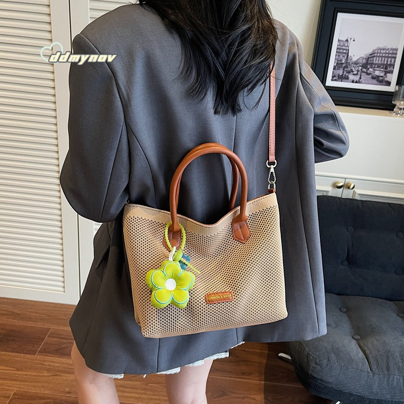 2025 New Straw Large Capacity Bucket for Women Handwoven Commuting Beach Vacation Shoulder Crossbody Bag ddmynov