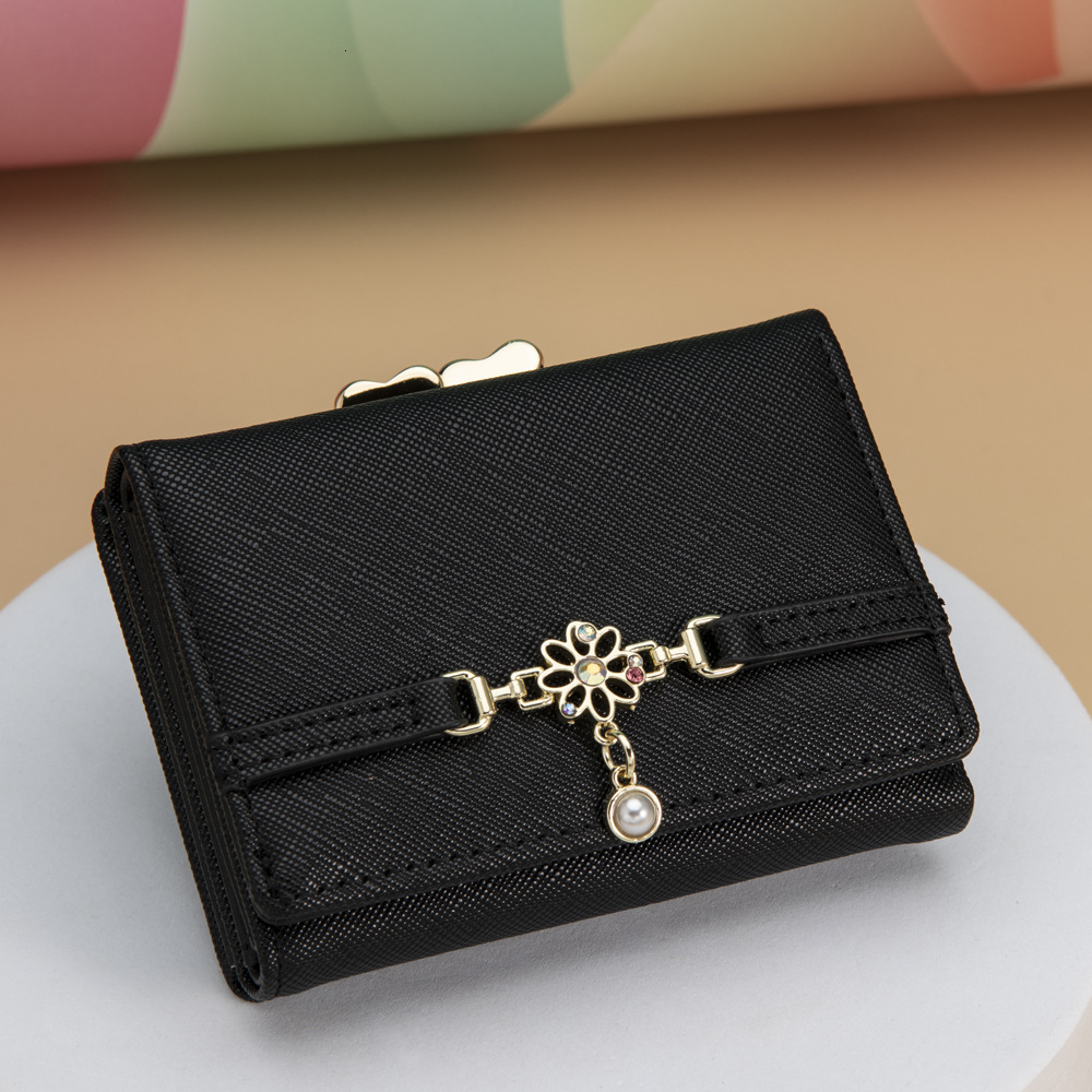 Free Shipping 2025 New Designer Bag Pearl Chain Women's Wallet Cute Style Trendy Coin Bag Exquisite And Practical Multi Card Slot Card Bag