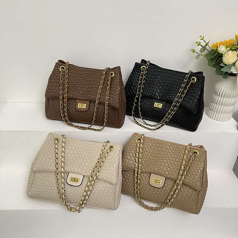 Fashion Woven Pattern Large Capacity Crossbody For Women New Stylish Versatile Shoulder Underarm Trendy Handheld Chain Bag