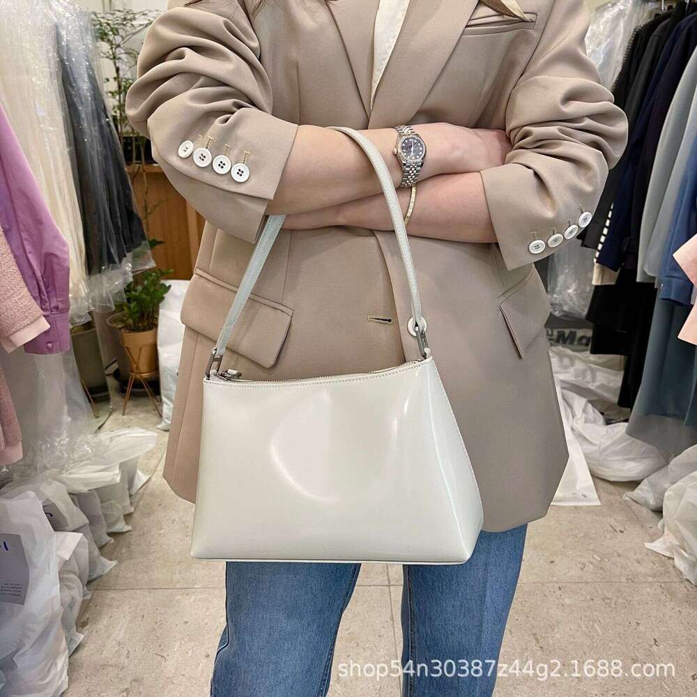 Korean Dongdaemun Dearni Women's 2022 Early Spring New Mirror Leather Underarm Bag Shiny