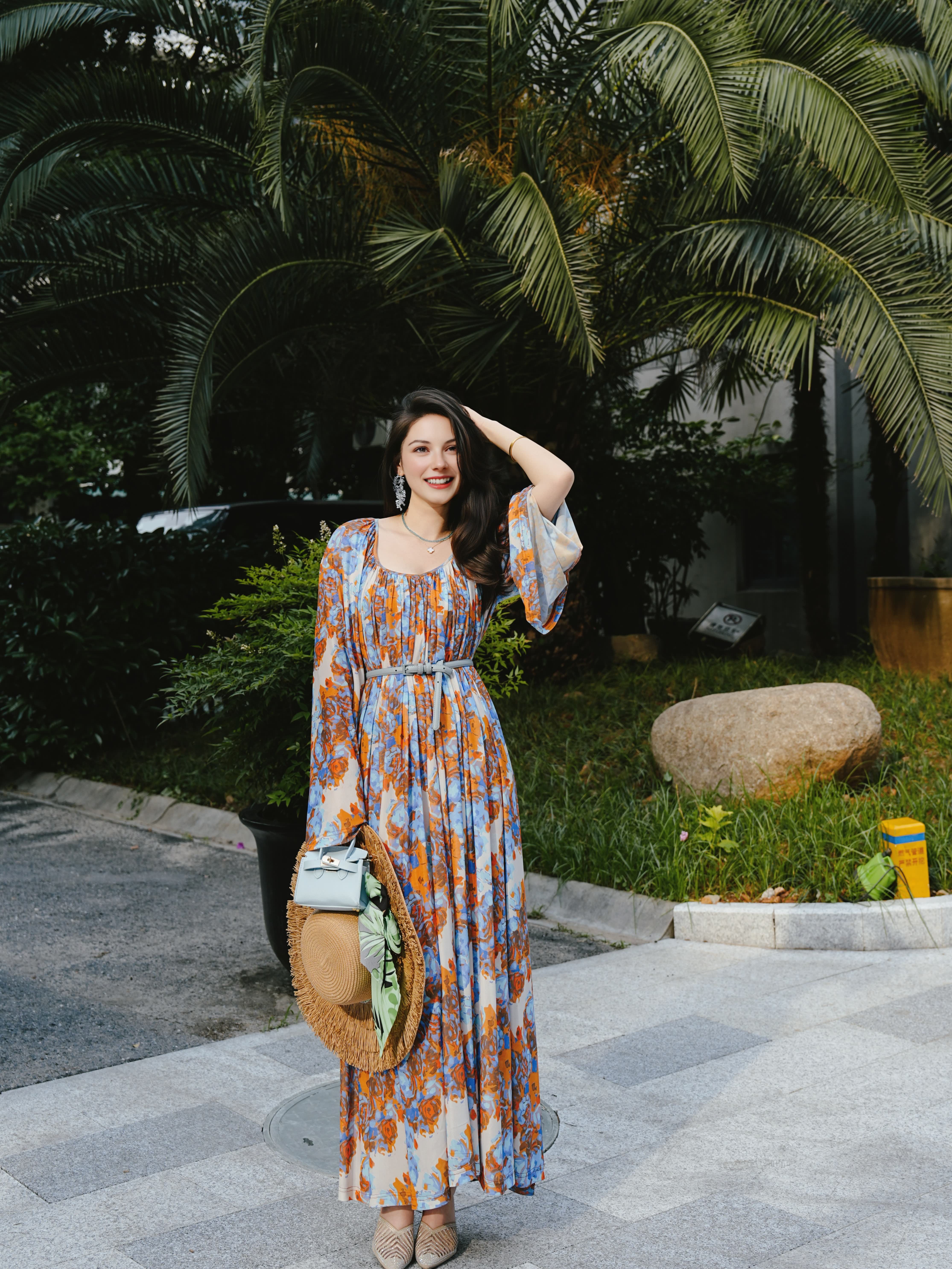HZHJ's new original designer style orange blue floral dress appears white and thin, high-end, light luxury and western-style