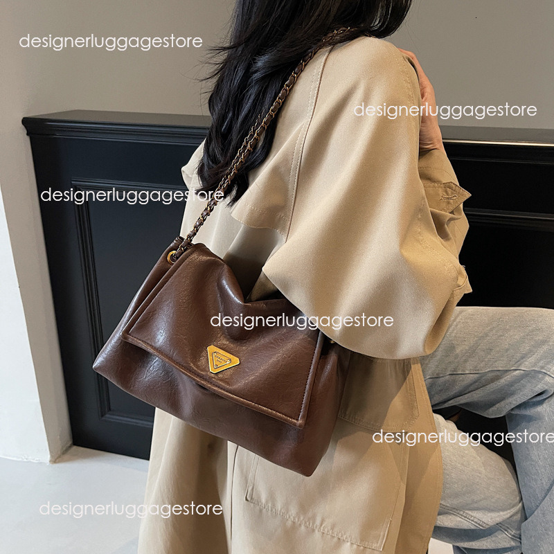 designer Vintage Large Capacity Shoulder Bag for Women 2025 New Chain Underarm Bag Soft Leather Texture Commuter Handbag Crossbody Bag