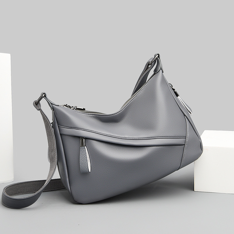 Free Shipping Luxury New Style Middle-aged Women's Bag Large Capacity Soft Leather Designer Simple Shoulder Mom Bag Elegant Crossbody Bag