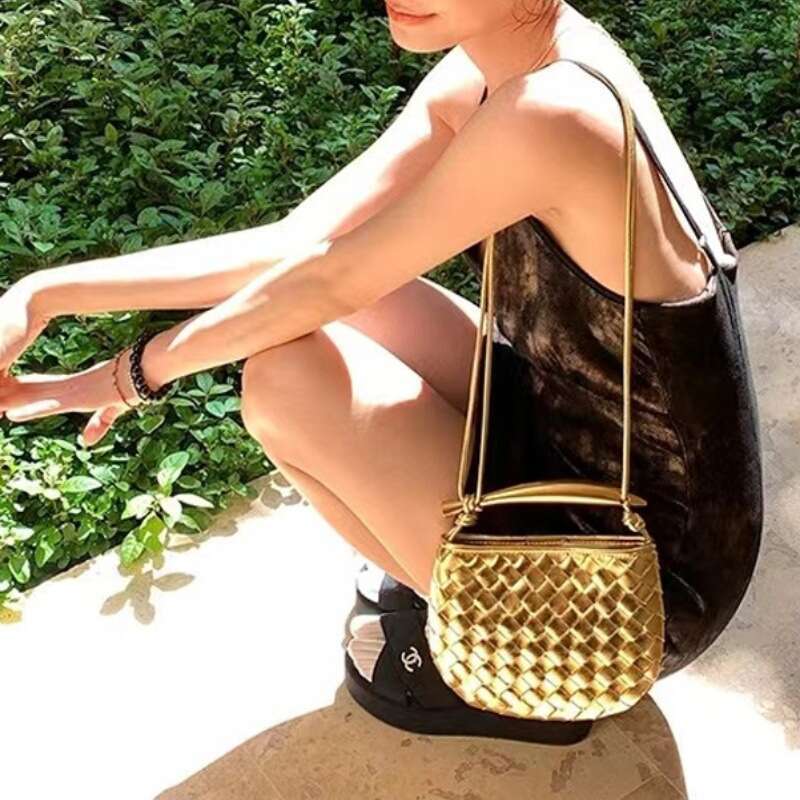 2025 New Silver Sardine Handwoven High-Quality Metal Handle Soft Leather Shoulder Crossbody Bag