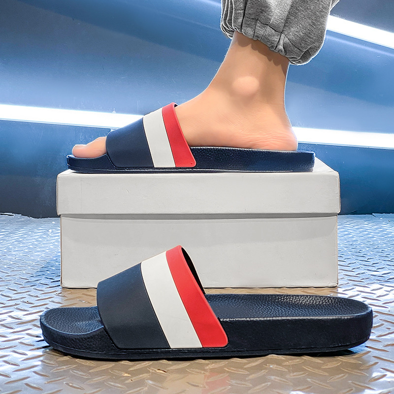 Designer slippers free shipping 2025 new fashion personality luxury high-end texture thick soled sandals for outdoor home use for men women