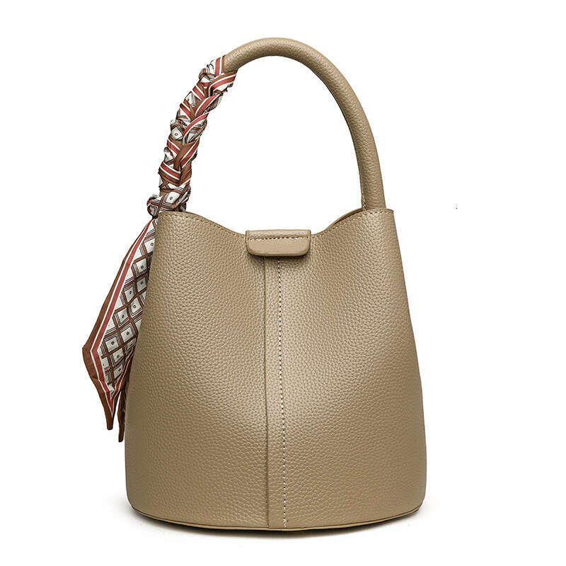 Niche Bucket Large Capacity Crossbody 2025 New Women's Fashion Handbag Versatile Handheld Shoulder Bag