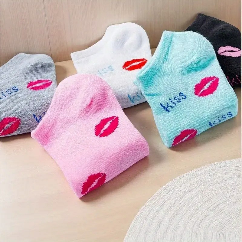 Academy-Inspired Women's Knitwear: Soft Low Cut Boat Socks Perfect for Seasonal Transitions