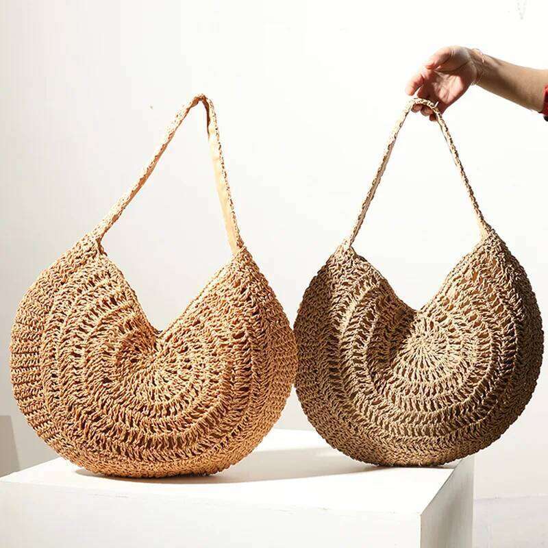 New Summer Round Straw Handbag Simple Large Capacity Pure Hand Woven Shoulder Bag