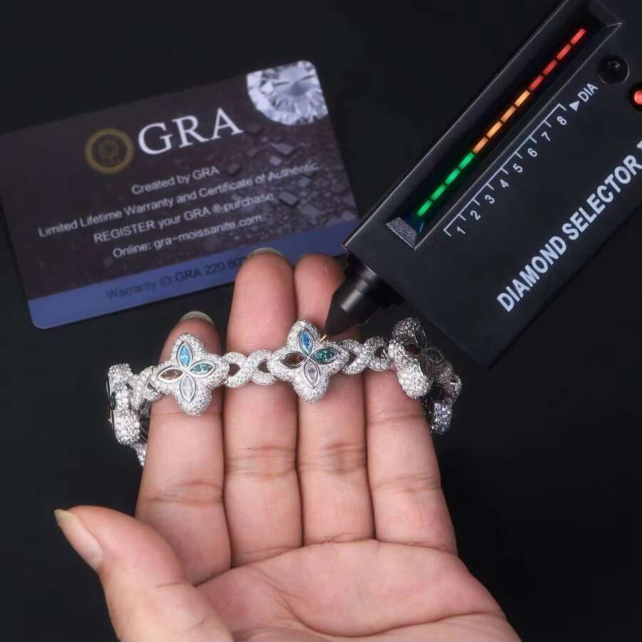 Fashionable 925 Silver Chain Bracelet with Moissanite Four-Leaf Clover Design - Stylish Hip Hop Gift for Birthdays Unisex