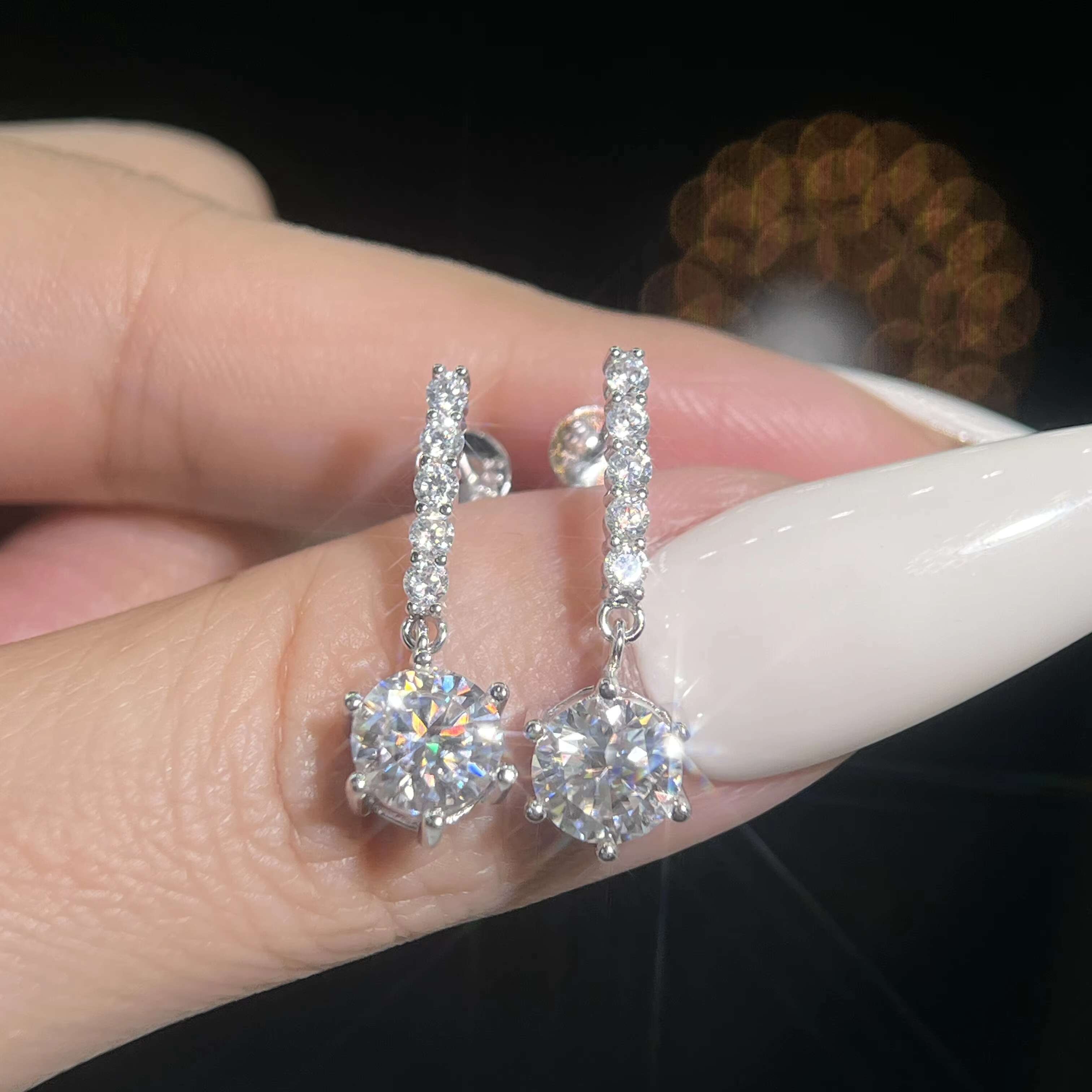 Custom Vss 1.0ct 6.5mm Carat Brilliant Cut Moissanite Diamond S925 Sterling Silver Wedding Huggie Earring for Women Best Gift