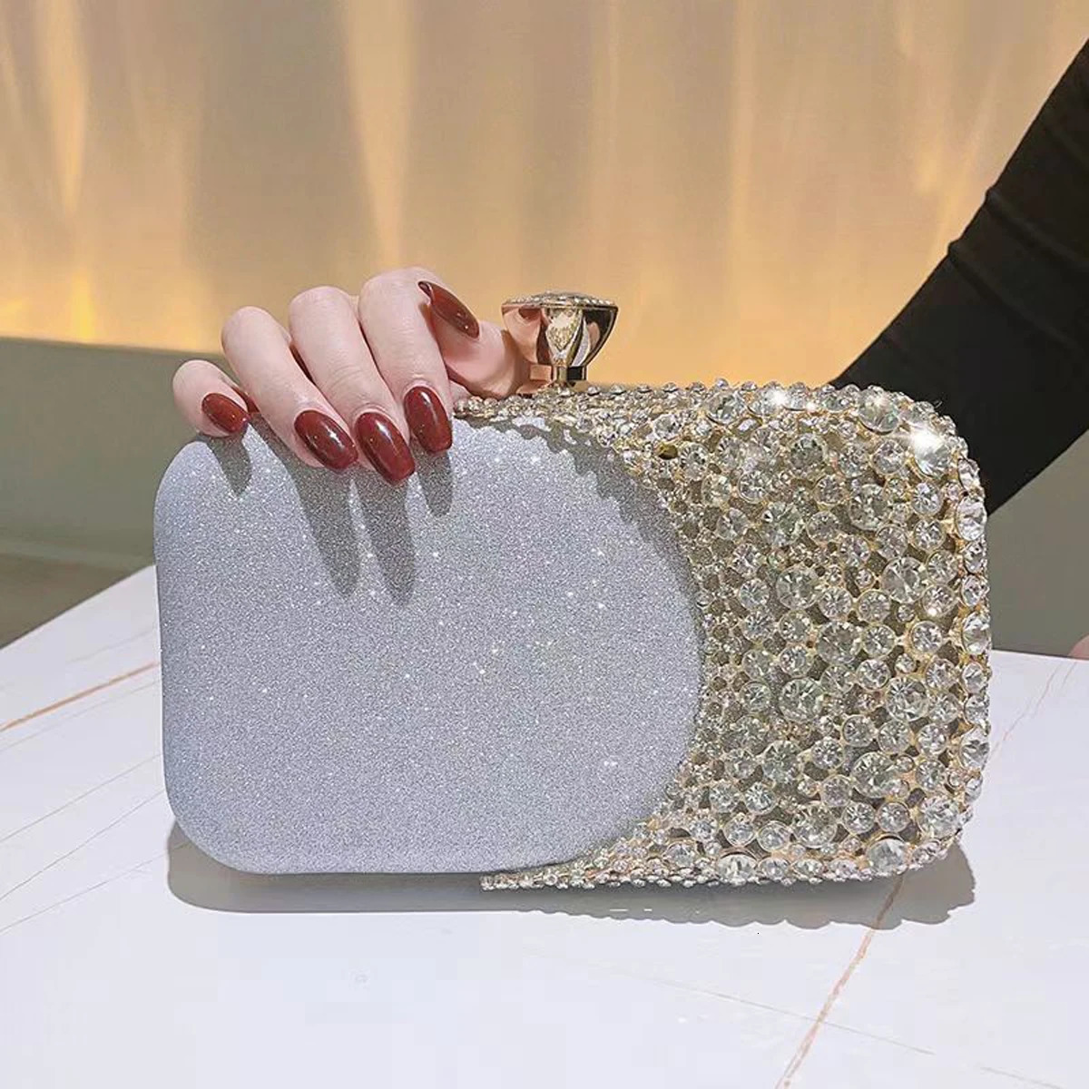 Hollow Out Fashion Women Evening Bags With Diamonds Shoulder Chain Handbags Wedding Bridal Female Purse Sequined Holder 250605