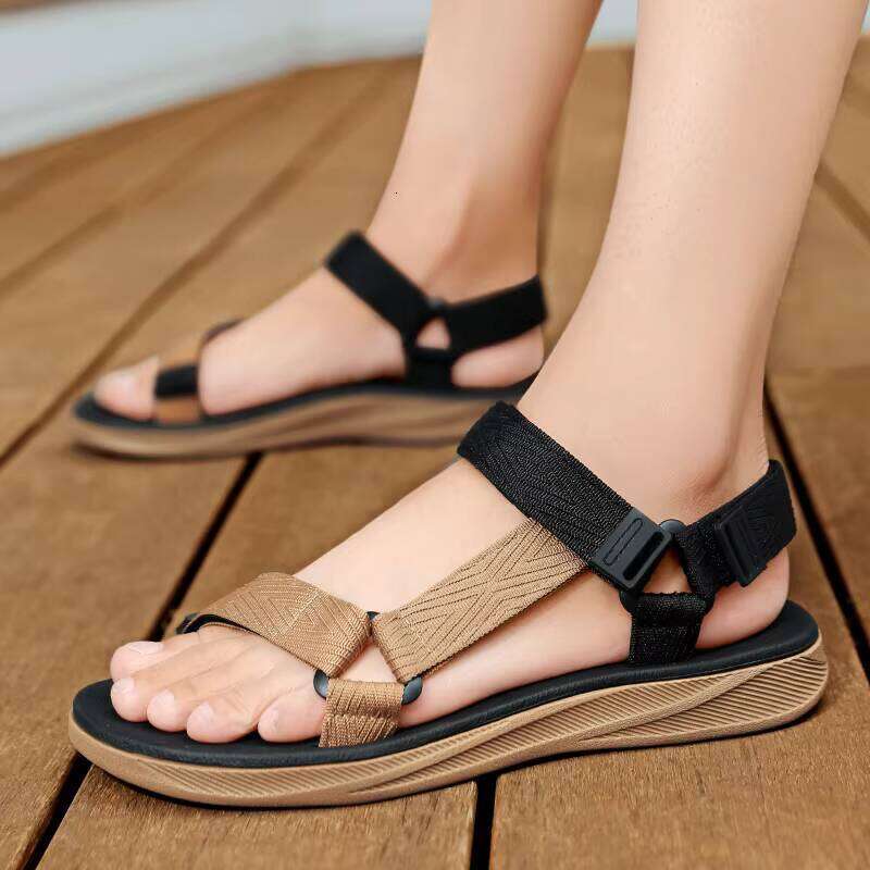 Wholesale Men's Flat Non-slip Sandals Simple Three-color Quick-drying Beach Light Garden Shoes