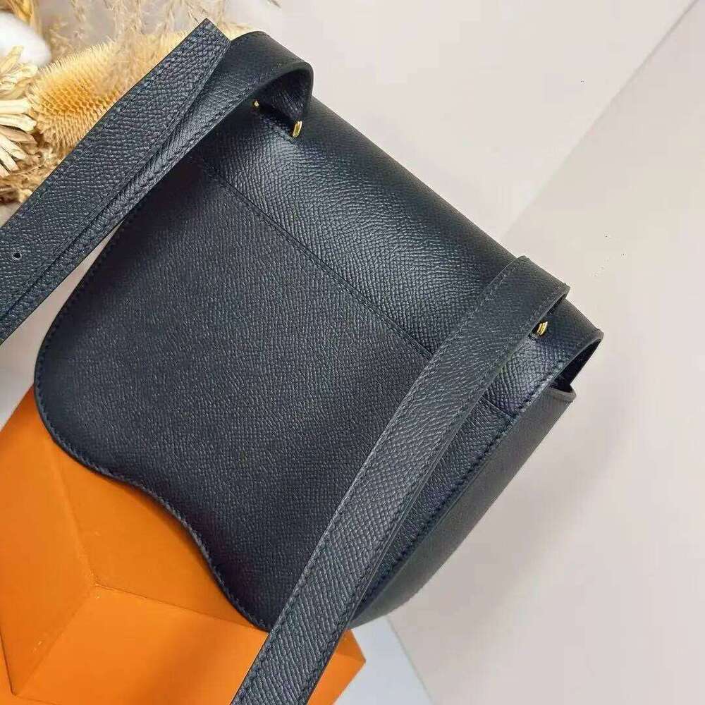The New Women's Shoulder Butt Bag 2025 Are Made Pure Steel Hardware And Hand-Sewn With Wax Thread. Made Of Leather