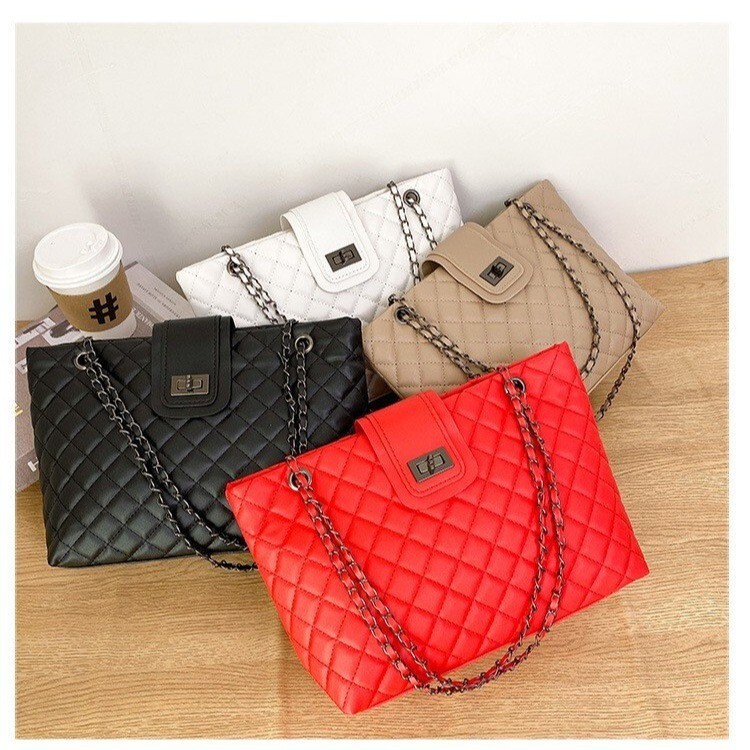 Free Shipping New Designer Bag For 2025 Quilted Large Capacity Bag Women Spring Luxury Wallet Fashion Chain Shoulder Crossbody Celebrity Tote