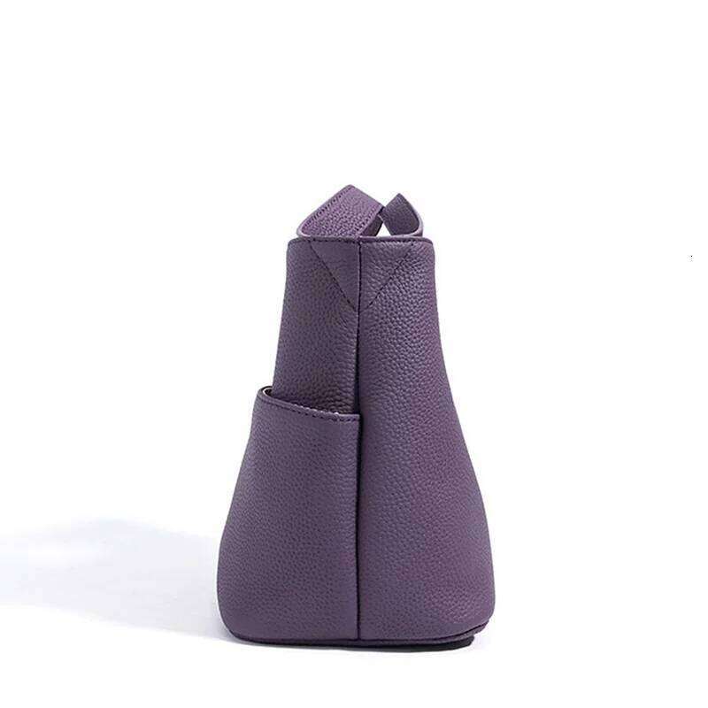 In summer of 2025, the new top cowhide large-capacity fashion handbag Joker bucket shoulder slung bag