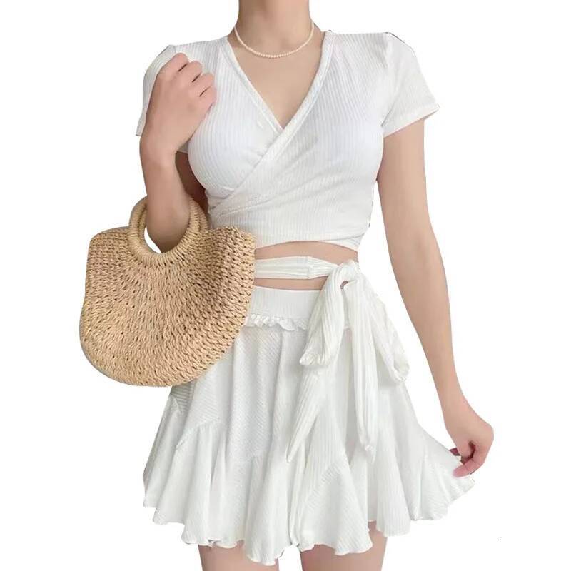 2024 New Summer Korean Sexy Solid Bikinis 2 Piece Set Women Split Swimsuit High Waist Backless Vacation Style Bikini