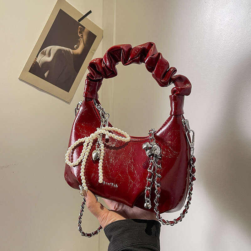 High-end Stylish Red for Women 2025 New Autumn Winter Versatile Chain Crossbody Bag Exquisite Pleated Handbag