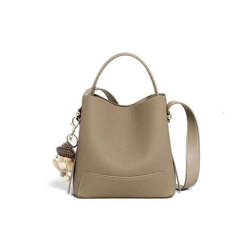 Genuine leather women's fashionable crossbody commuting versatile bucket light one-shoulder handbag bag