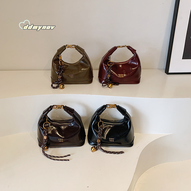 Oil Wax Leather Small for Women 2025 New Autumn Winter Versatile Crossbody High-end Commuter Handbag Dumpling Bag ddmynov