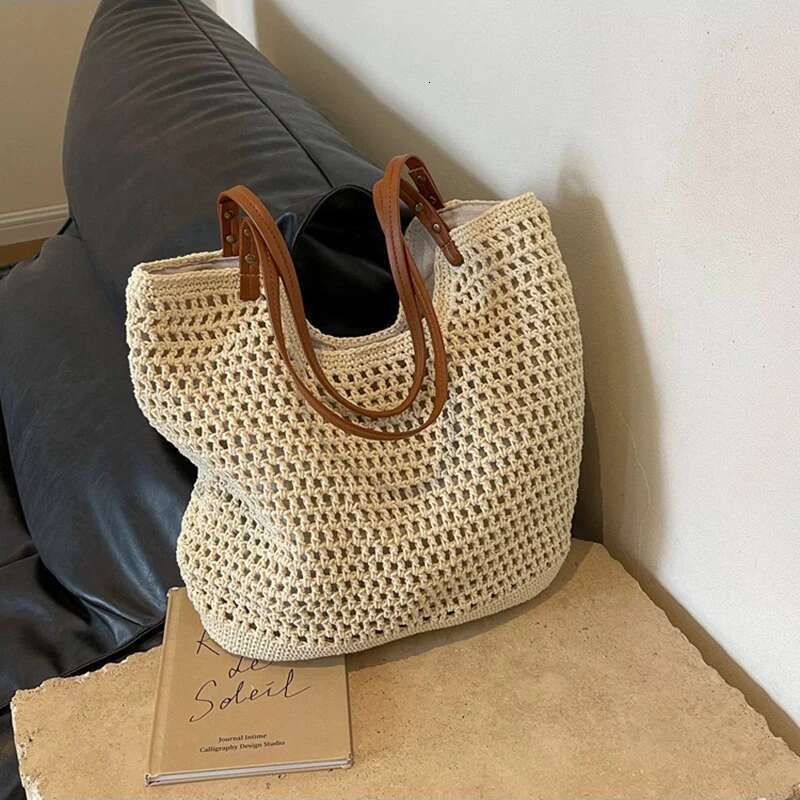 Leisure And Artistic Style Hollowed Out Single Shoulder Tote Grass Woven Bag, Versatile Daily Lazy Women's Bag