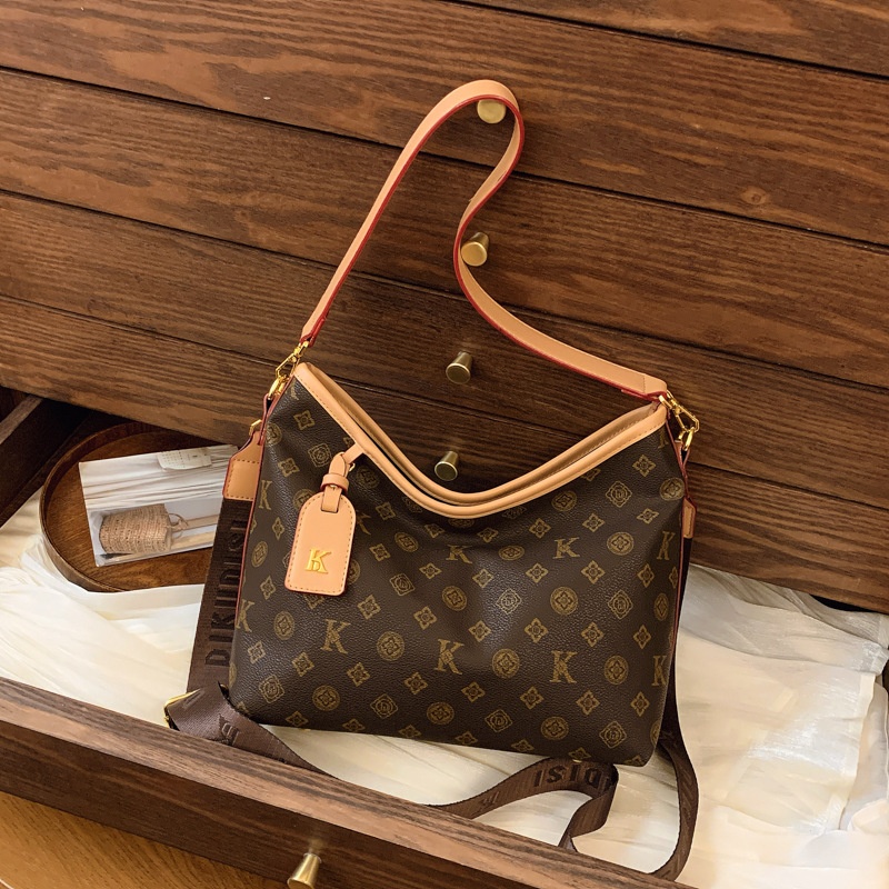 Free Shipping 2025 Designer Women's Luxury New Large Bag, Single Shoulder Underarm Bag, Fashion Commuter Bag