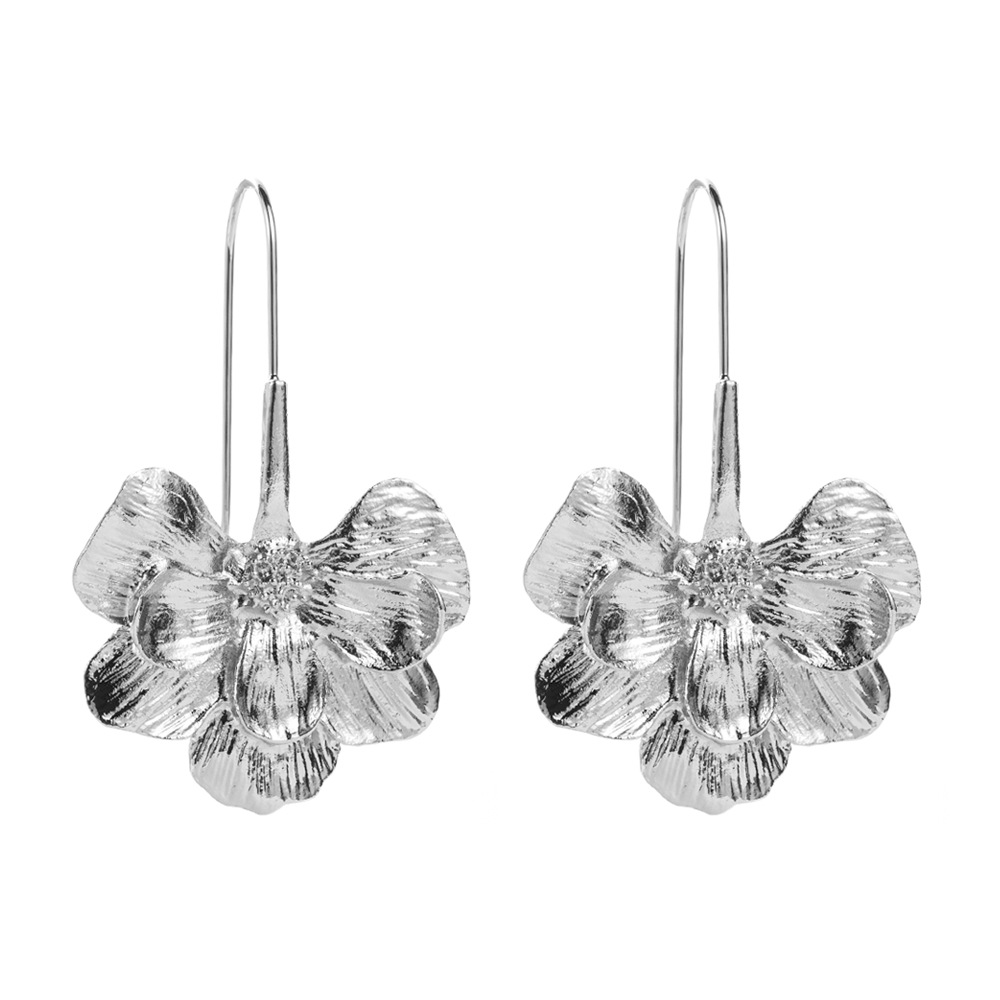 European and American Exaggerated New Fashion Long Flower shaped Hook Earrings for Women Simple Golden Temperament