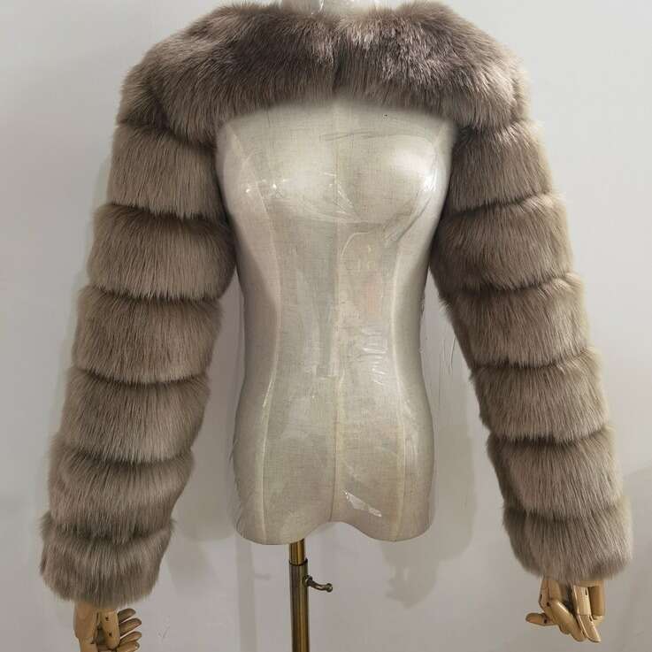 New Style Shawl Ultra Short Fashion Fur Women's Coat