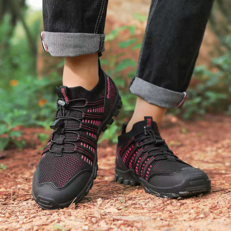 New Outdoor Flying Weave Men Tracing Creek Mountaineering and Hiking Unisex Shoes