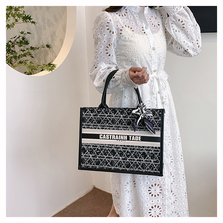 Free shipping 2025 designer Shoulder totes Bags For womans ladies flap printing lady chain square handbag pink women crossbody Underarm tote bag