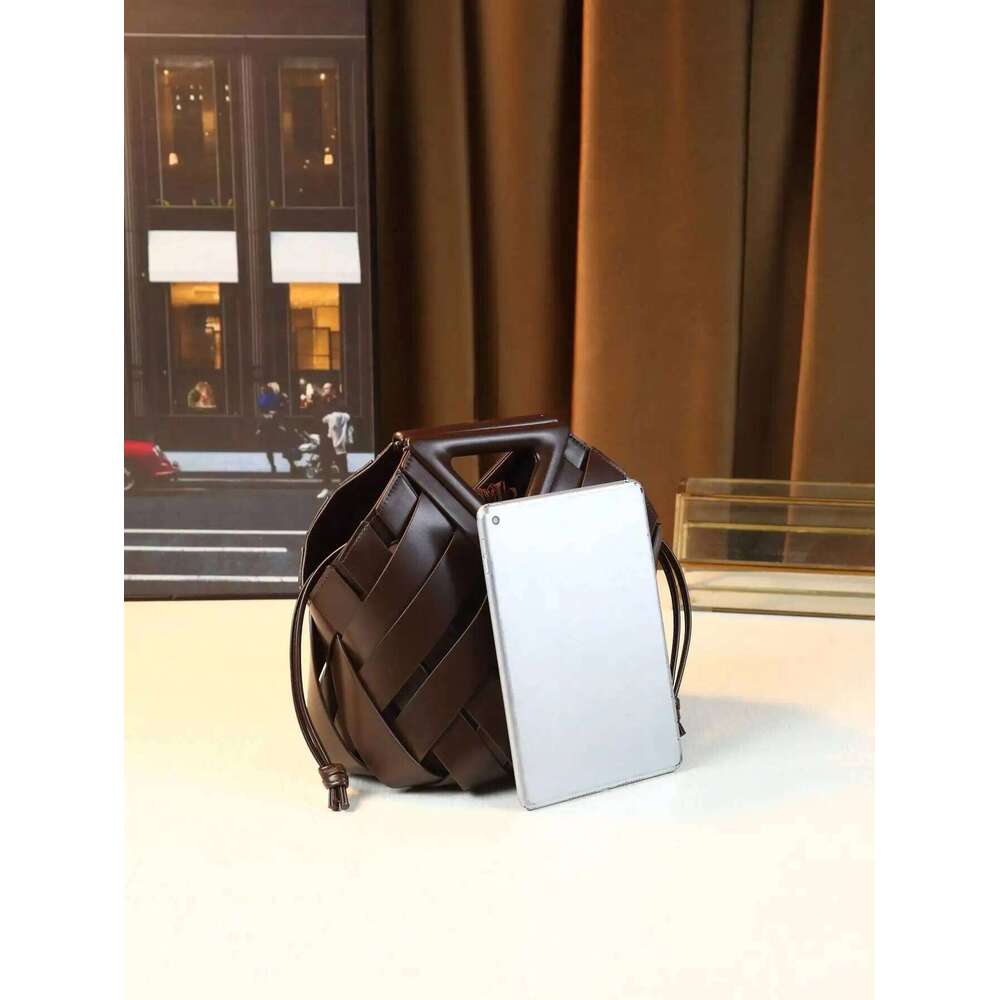 Woven Design Women Handbag, Tote Basket High-End Niche Inverted Triangle Shaped Fashion Commuter Bag, Casual Style