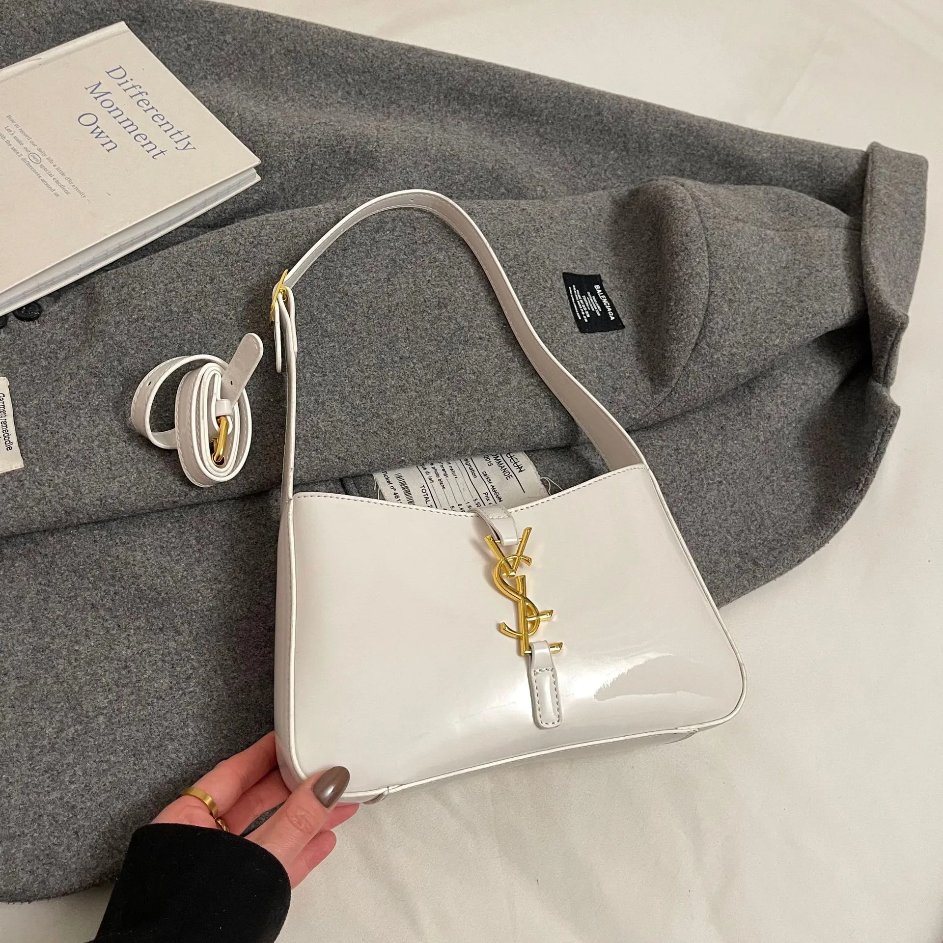 Designer Bag Shoulder Bag Luxury Bag Underarm Designer 2025 fashionable patent leather letter underarm shoulder female bag