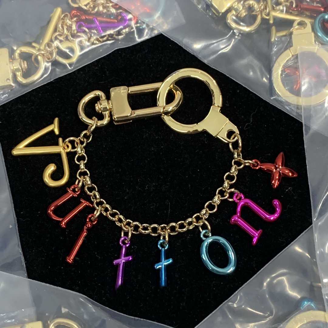 wers tricolor designers keychains pendant Enamel Letters keychain top Car Key Chain Buckle jewelry Keyring Bags decoration Pendants Exquisite Gift