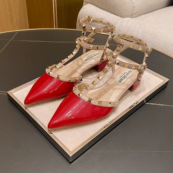 free Shipping Thick heeled slippers Middle heel sandals Pointed single shoe Naked high heels Wearing women high heels outside