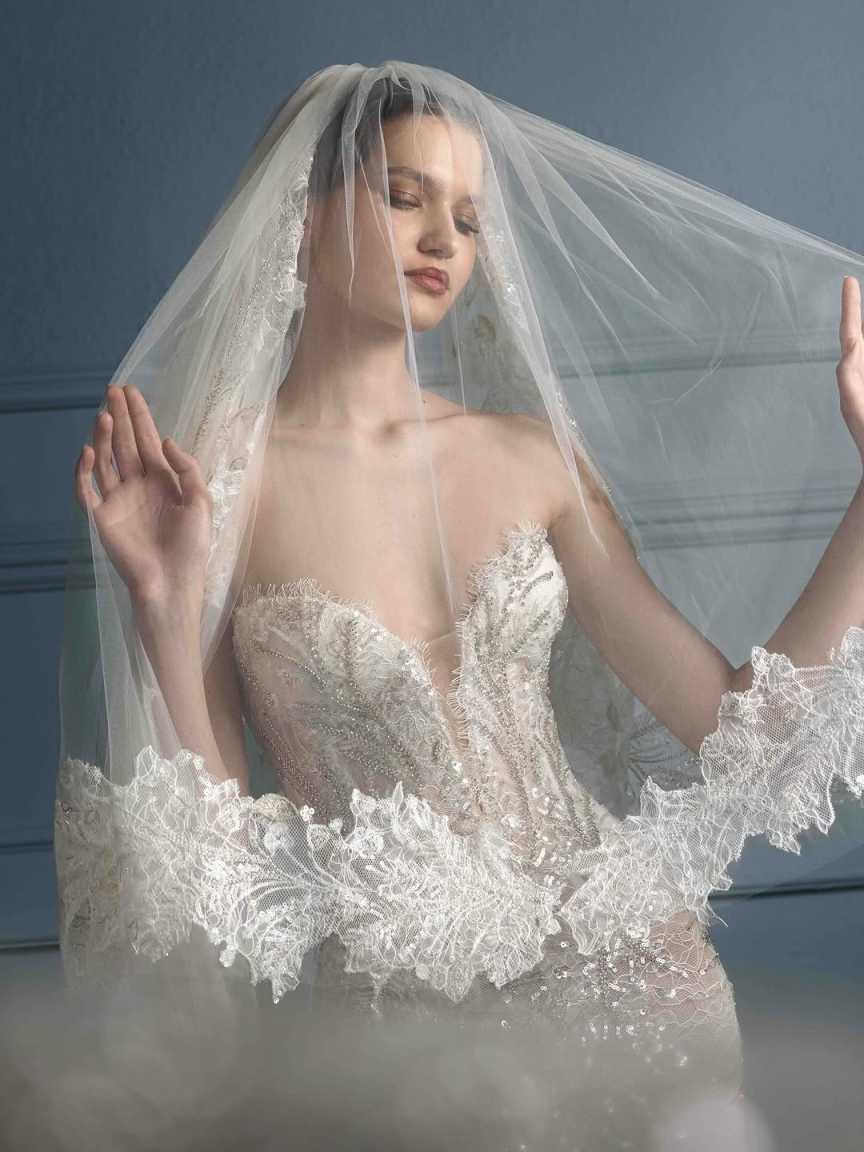 Elegant A-Line Wedding Dresses V-Neck Satin Pearls Beading Floor Length Plus Size Bridal Gowns Romantic Vestido De Novia