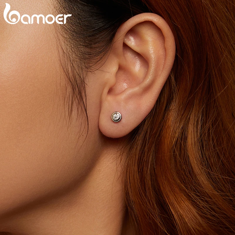 BAMOER Moissanite Diamond Earrings for Women White Gold Plated 925 Sterling Silver Bezel Set Round Studs Fine Jewelry Women Man Diamond Gift MSE083