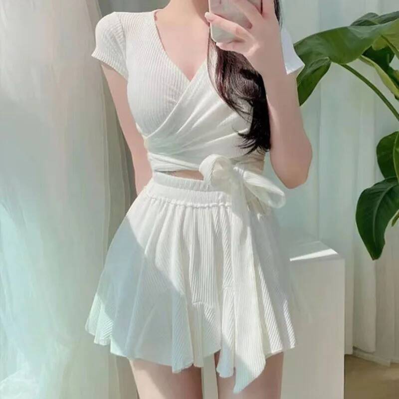 2024 New Summer Korean Sexy Solid Bikinis 2 Piece Set Women Split Swimsuit High Waist Backless Vacation Style Bikini