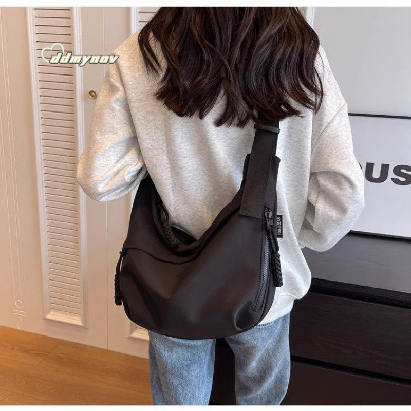2025Dumpling for Women New Sports Casual Oxford Cloth Shoulder Versatile Crossbody Travel Large Capacity Crescent Bag ddmynov