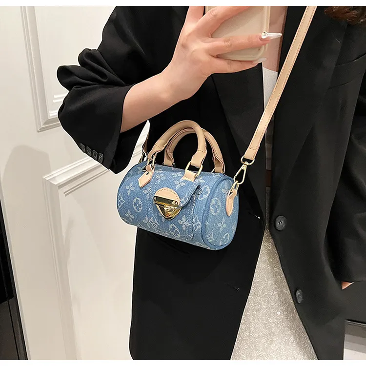 Designer Bag Shoulder Bag Luxury Bag Crossbody Purse Designer 2025 Women's bag new pillow bag woven floral denim handbag small one shoulder bag tide women's bag 2025