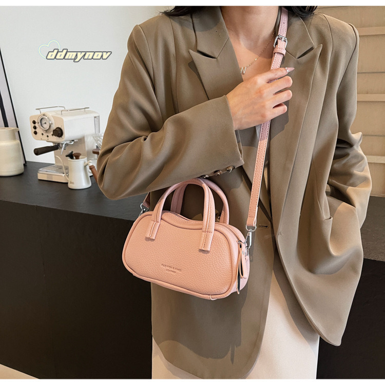 Handheld Small Square for Women 2025 Autumn New Ins Simple Fashion Single Shoulder High-end Crossbody Bag ddmynov