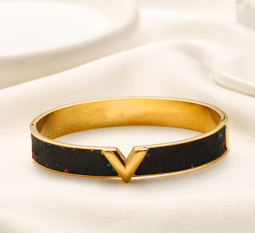 20style Women Stainless Steel Designer Bracelet Jewelry Letter Bracelet High Quality Bangle Party Gift