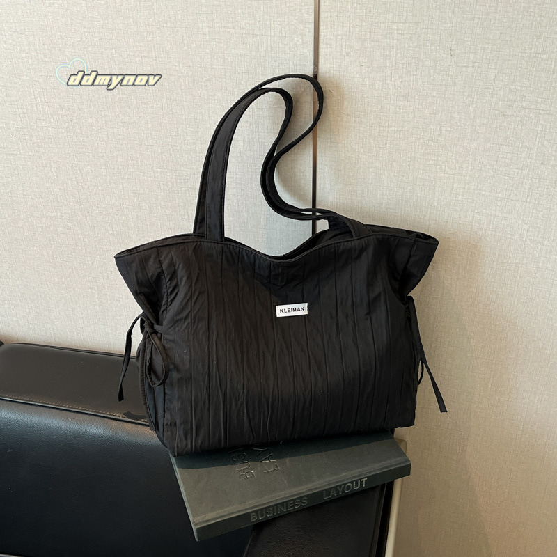 New 2025 Korean Fashion Large Capacity Tote Casual Versatile Portable Drawstring Shoulder Bag Ins Trend ddmynov