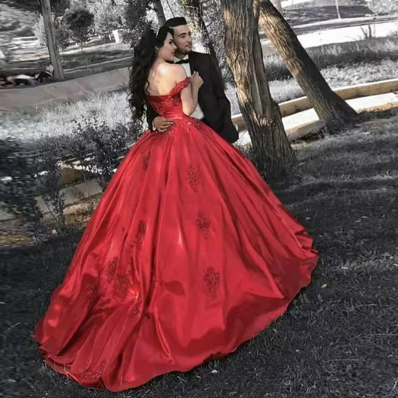 Elegant Arabic Red Satin Ball Gown Prom Dresses Off Shoulder Lace Appliques Long Reception Gown Formal Evening Dress For Women 2025