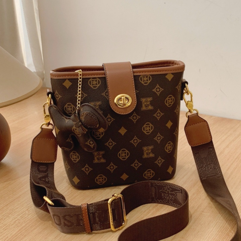 Free Shipping 2025 Designer Women's Luxury Fashion Shoulder Cross Bag Retro Bucket Bag Women