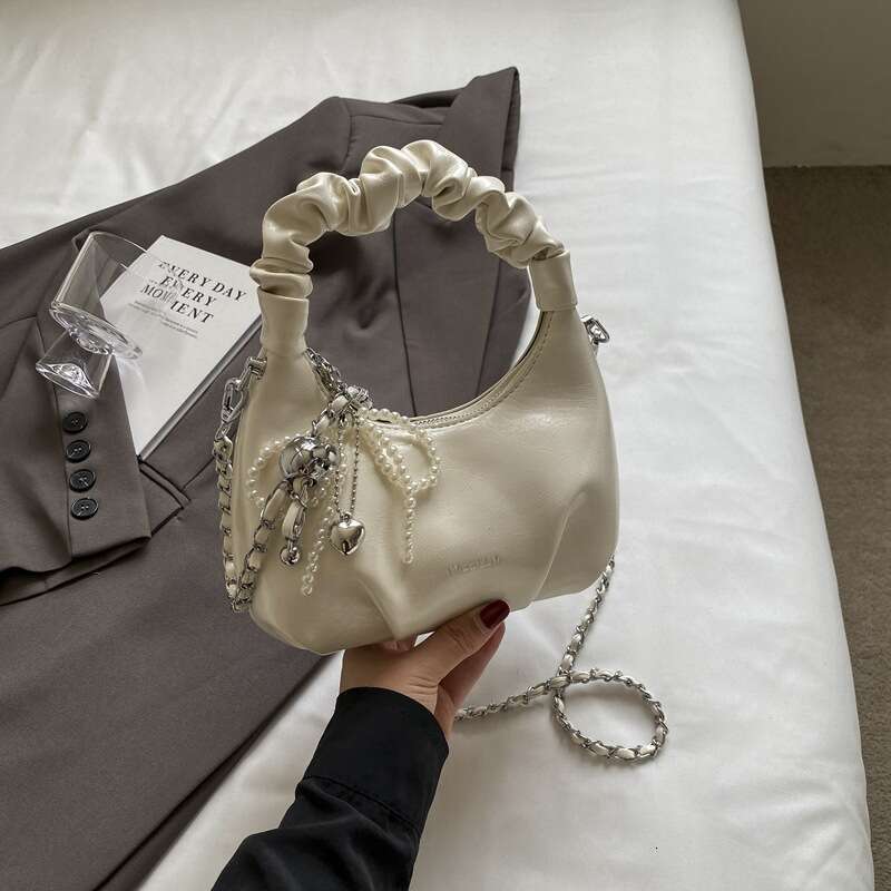 High-end Stylish Red for Women 2025 New Autumn Winter Versatile Chain Crossbody Bag Exquisite Pleated Handbag