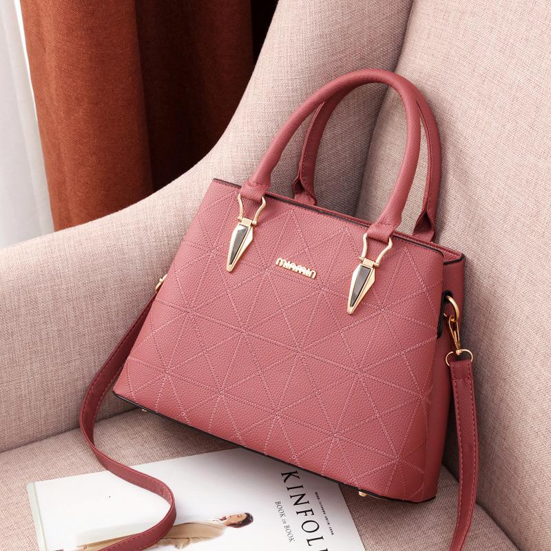 Free Shipping 2025 New Designer Bag Outdoor Beach Bag Women's Embroidered Handbag High-quality Trendy Shoulder Bag