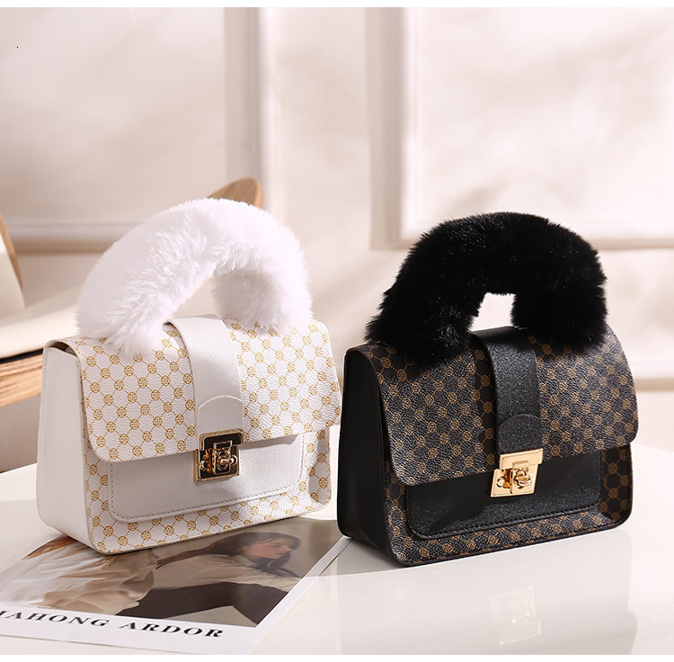 Free Shipping New Designer Bag For 2025 Foreign Luxury Wallet Small Bag Women Printed Ladies Handbag Style Plush Shoulder Bag