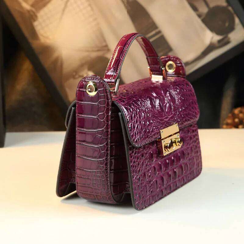 Crocodile Patterned Small Square Genuine Leather Bag, Luxurious Handbag, Fashionable Single Shoulder Crossbody Bag