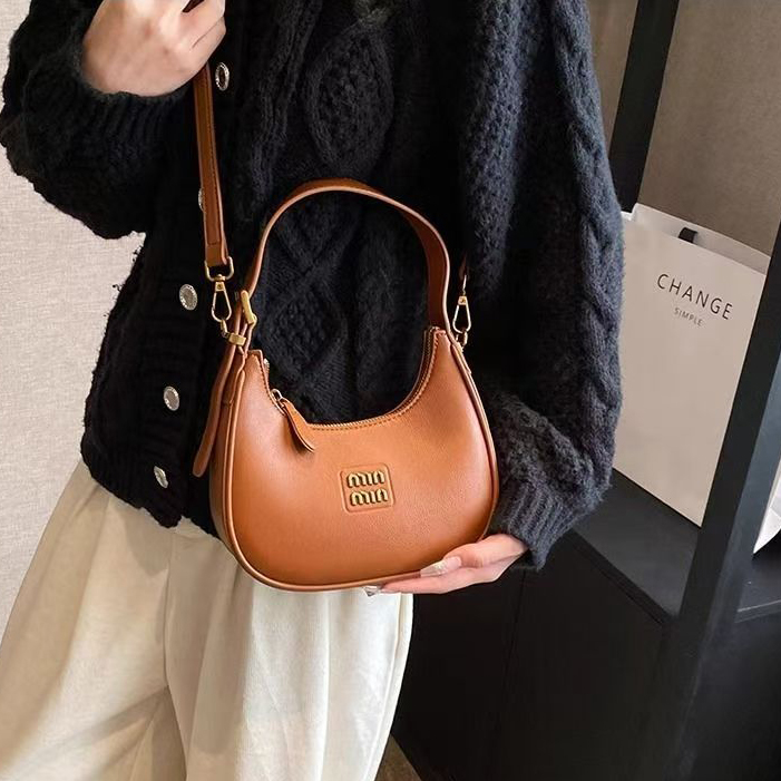 Designer Shoulder Bag Luxury Top Quality Womens Fashion Bag messenger fashionable crossbody Underarm bag Half moon bag lassical Handbag 266
