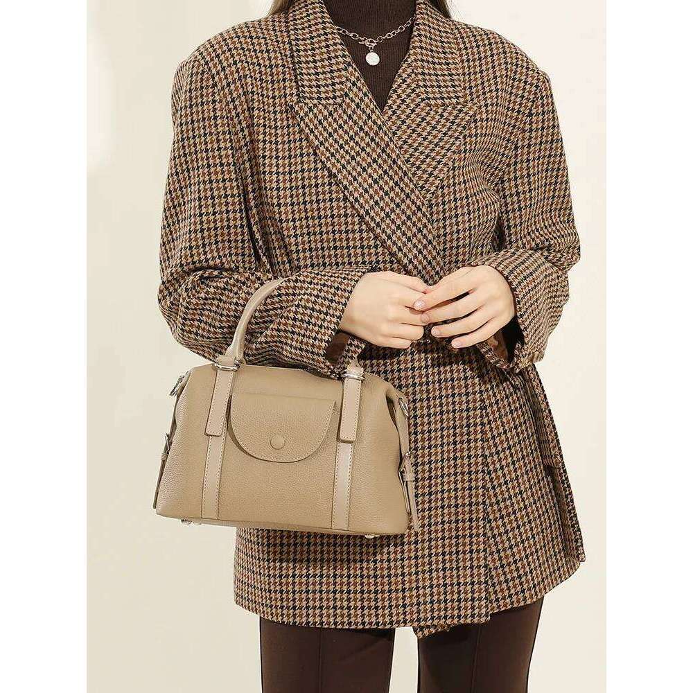 Genuine Leather Versatile Handbag For Women Design Commuter Shoulder 2025 New model High Quality Commuting Bag